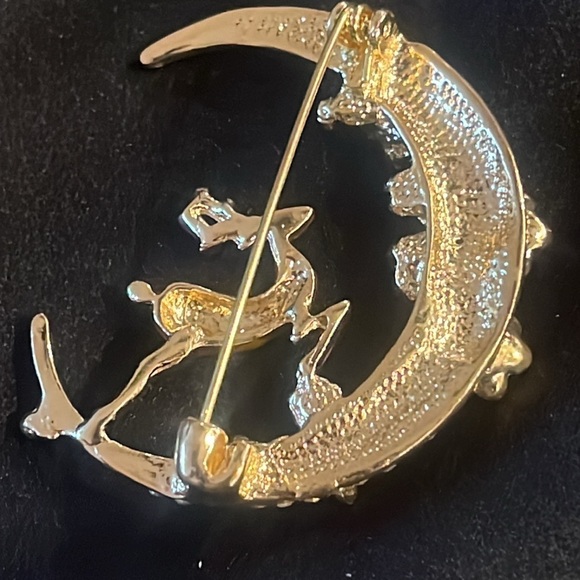 BROOCH GOLD HALF MOON WITH A REINDEER - Picture 6 of 8